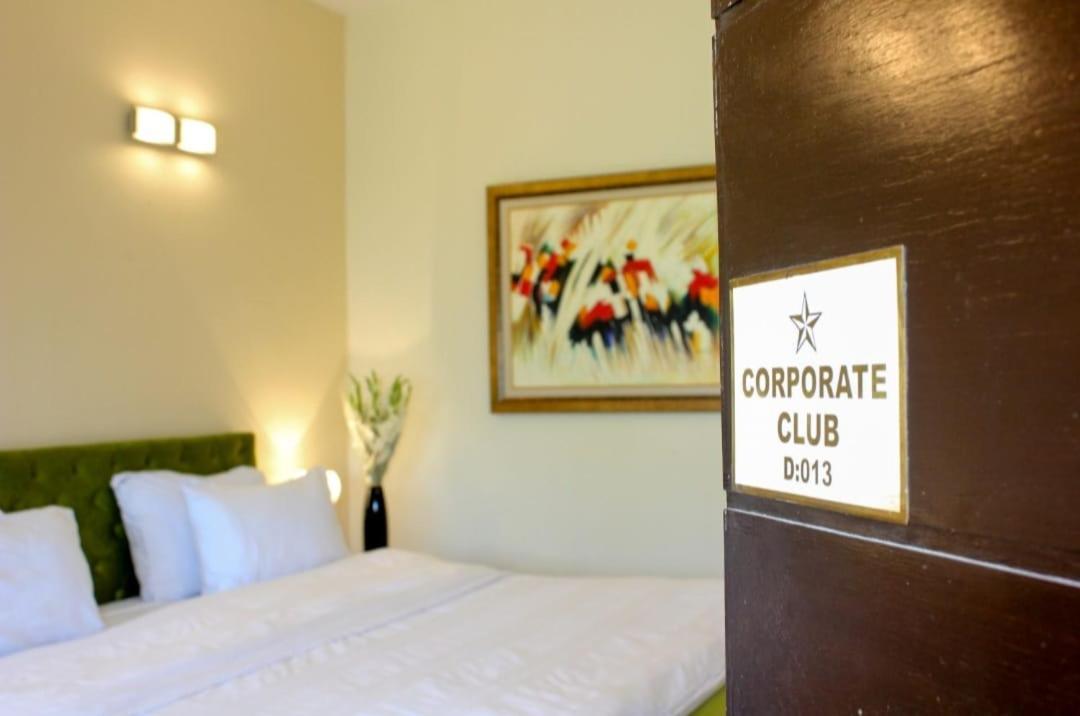 Airport Hotel Karachi Exterior photo